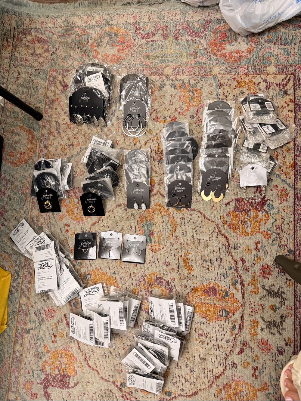 184 pieces of Jasmine Lane fashion jewelry